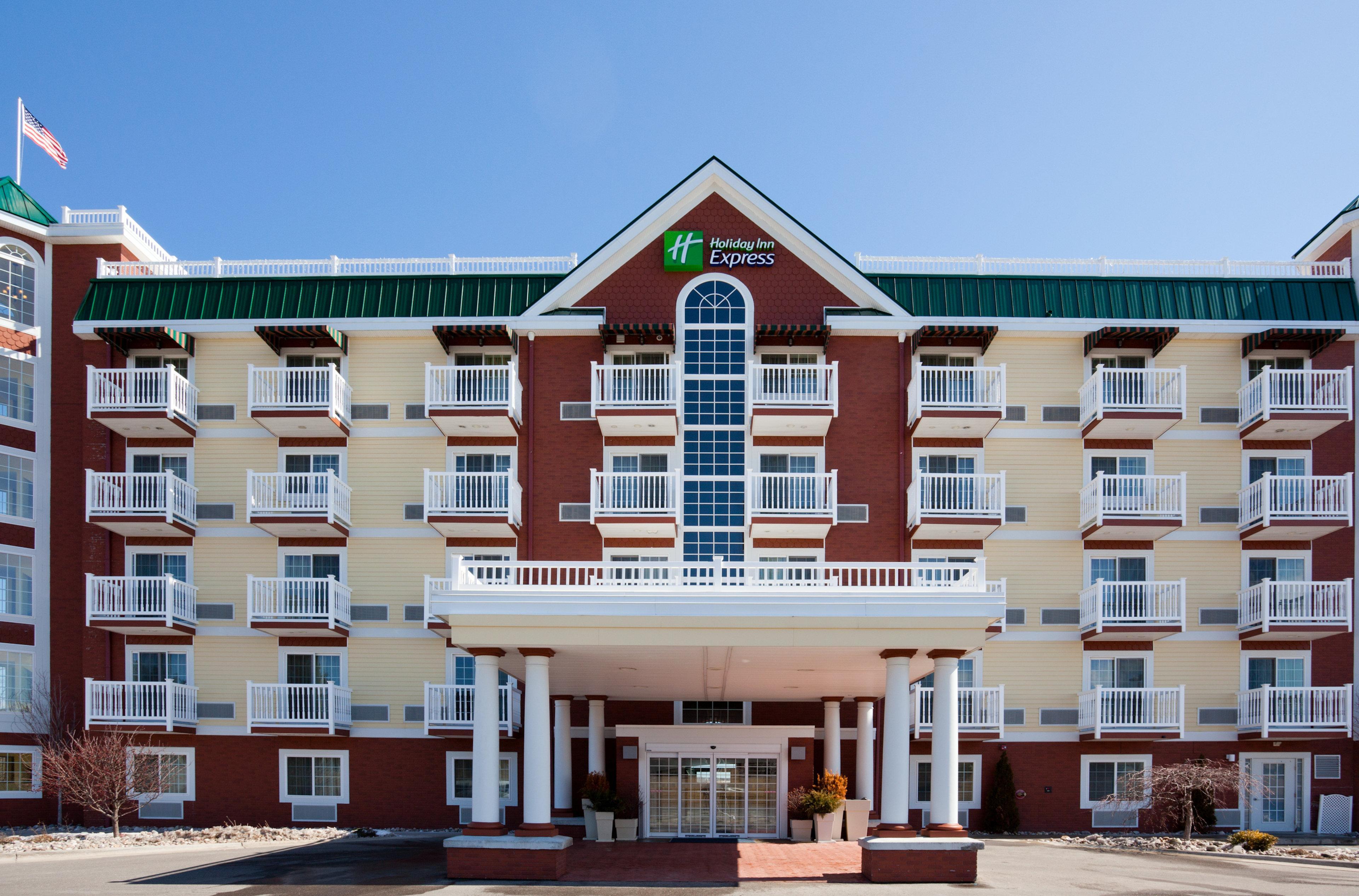 Holiday Inn Express Hotel & Suites Petoskey By Ihg Exterior foto